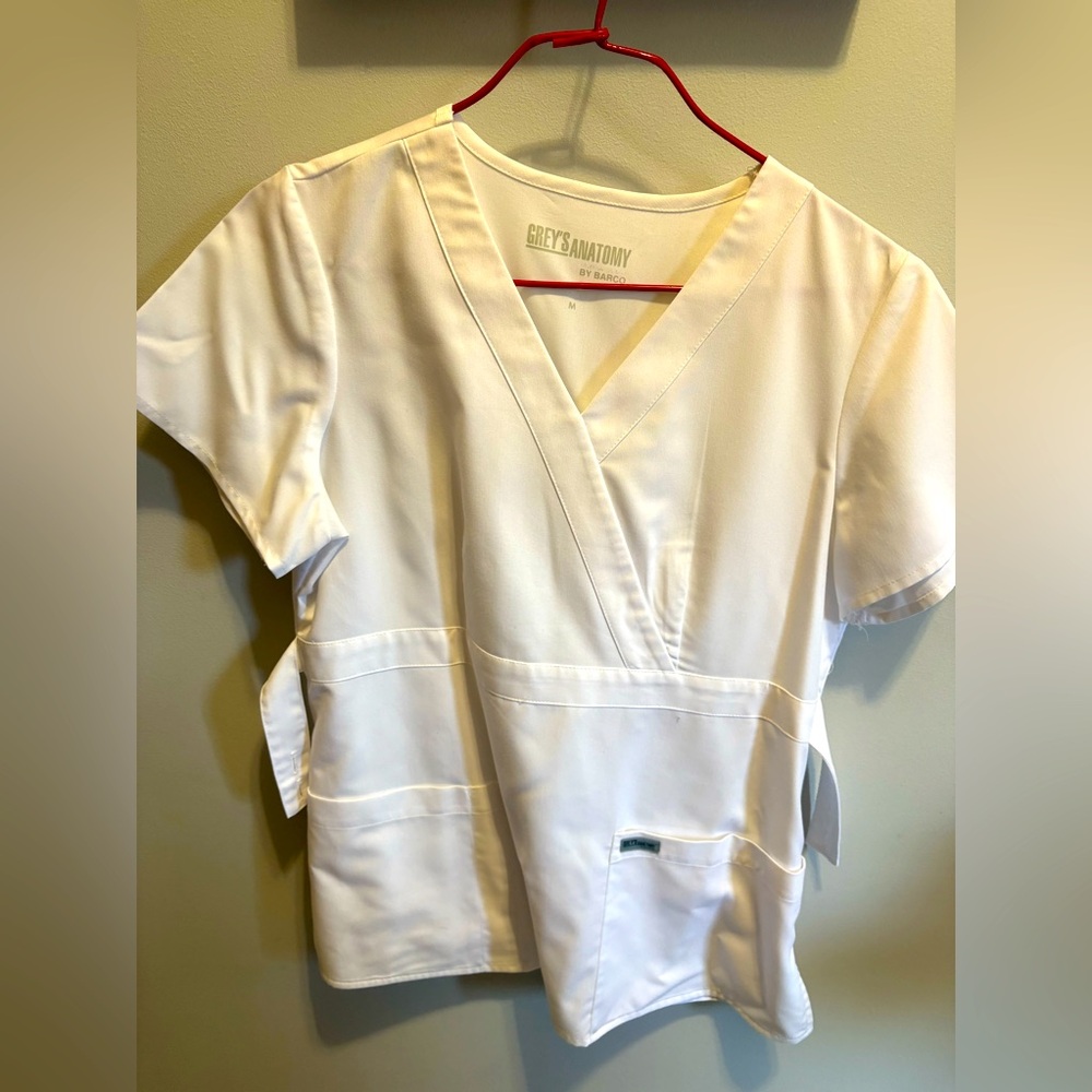 Grey’s Anatomy Scrub Top Size M White